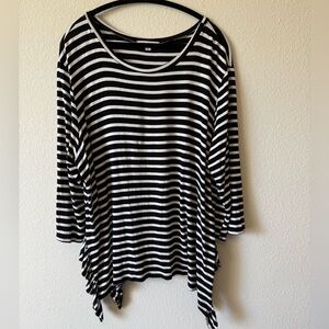 Green Envelope Black and White Striped Asymmetrical Hem 3/4 Sleeve Top